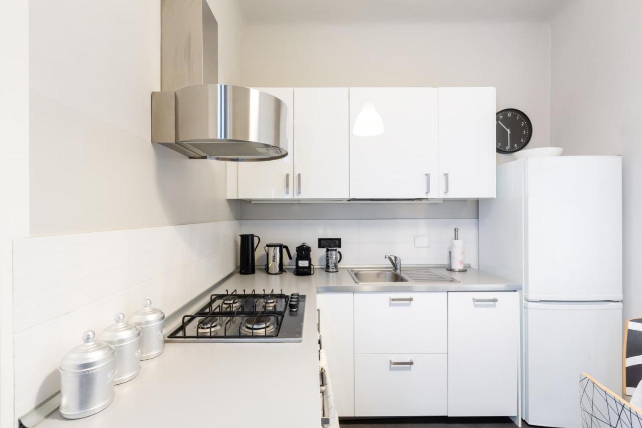 Spacious And Brilliant Apartment In Duomo By Easylife Milan Exterior photo